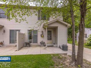 3 1st St, Bloomington, IL 61704