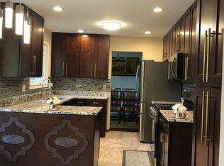 2241 Stewart Ln, Dundee, IL 60118