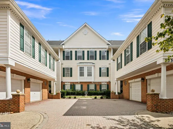 25300 Lake Mist Sq Unit 303, South Riding, VA 20152