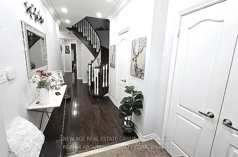 42 Ozner Cres — Photo 7