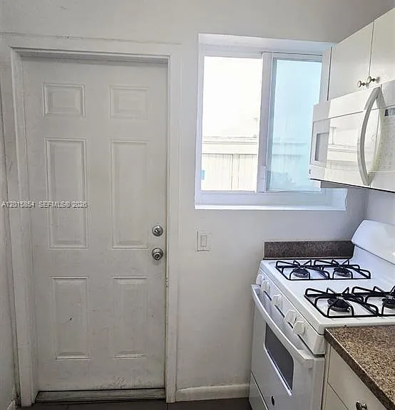 615 82nd St #1 — Photo 14