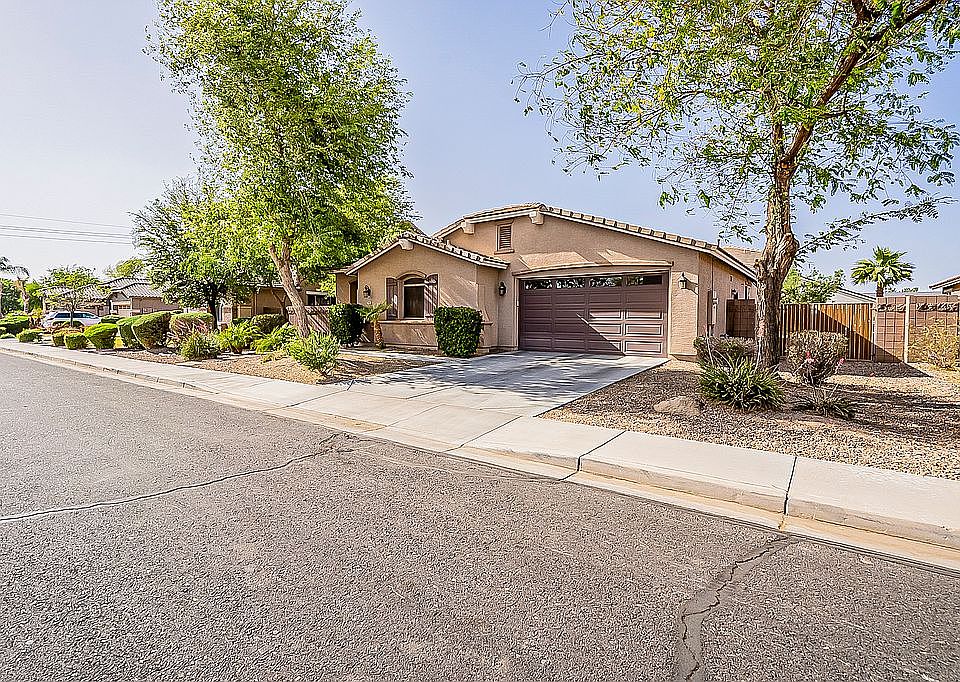 1st image of 2462 E Carob Dr