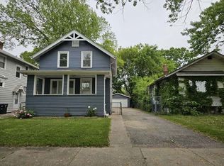 924 Highland Ave, Waukegan, IL 60085