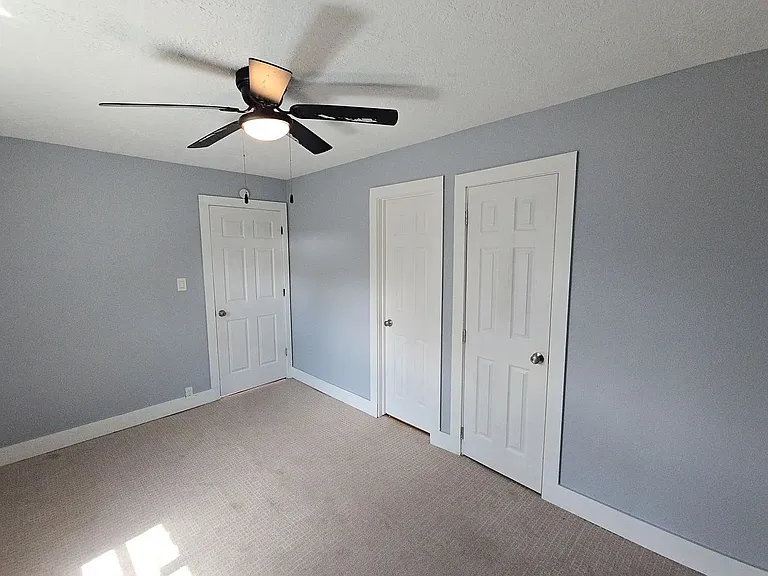9010 Linda Vista Rd #D — Photo 12