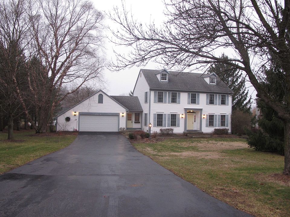 1st image of 31 Park View Dr