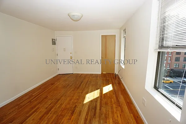 Rented by Universal Realty Group | media 7