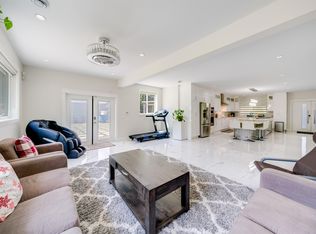 22288 136th Ave, Maple Ridge, BC V4R 2P7