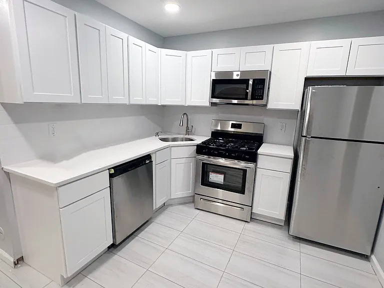 1 Murray Hill Terrace — Photo 1