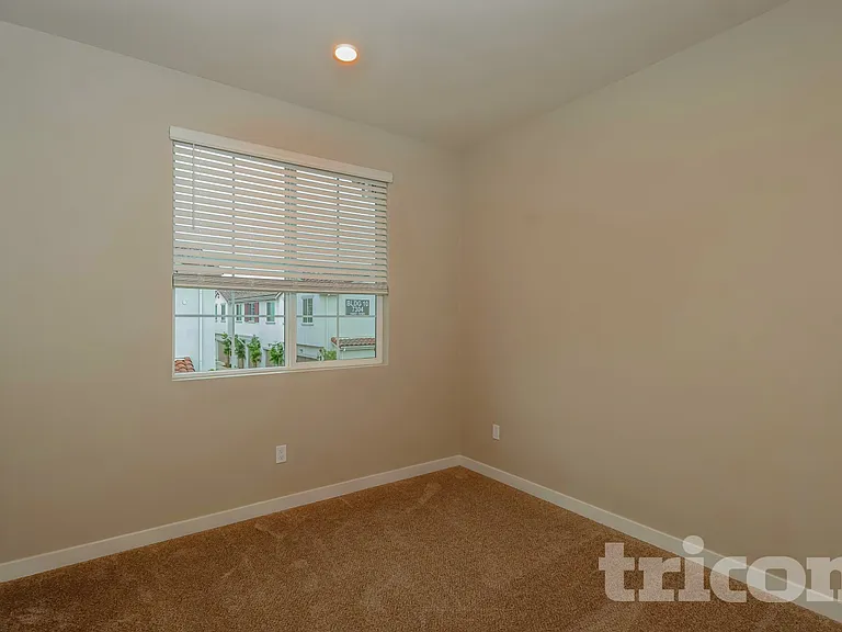 10571 Vina Ct — Photo 12