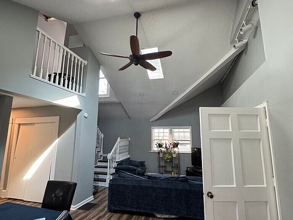 3rd image of 2103 S Burlington Dr