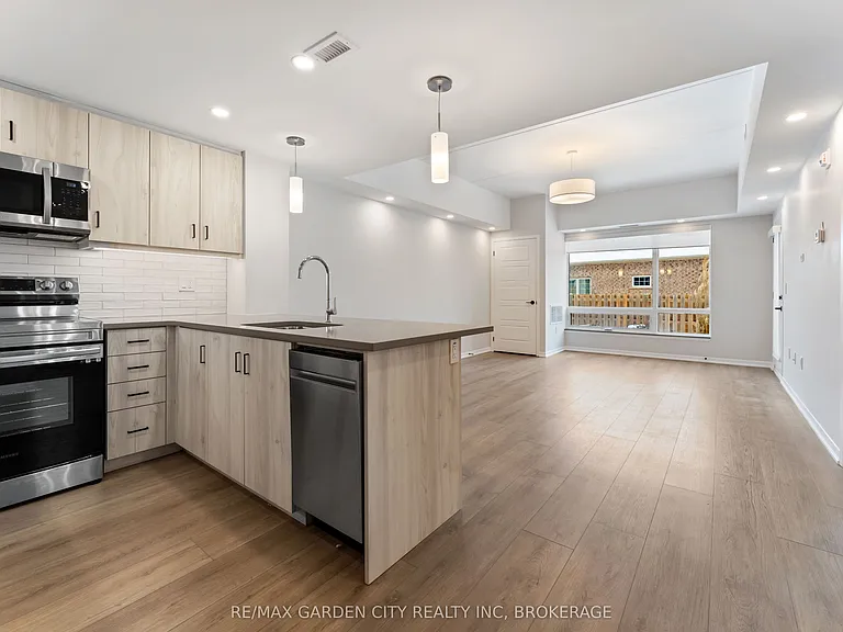 3998 Victoria Ave #110 — Photo 5