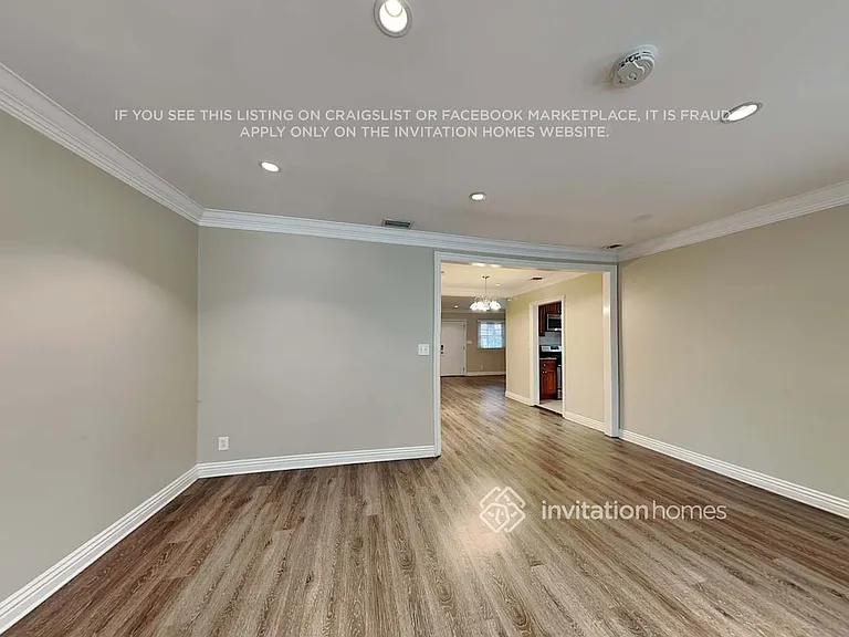 2906 N Frederic St — Photo 6