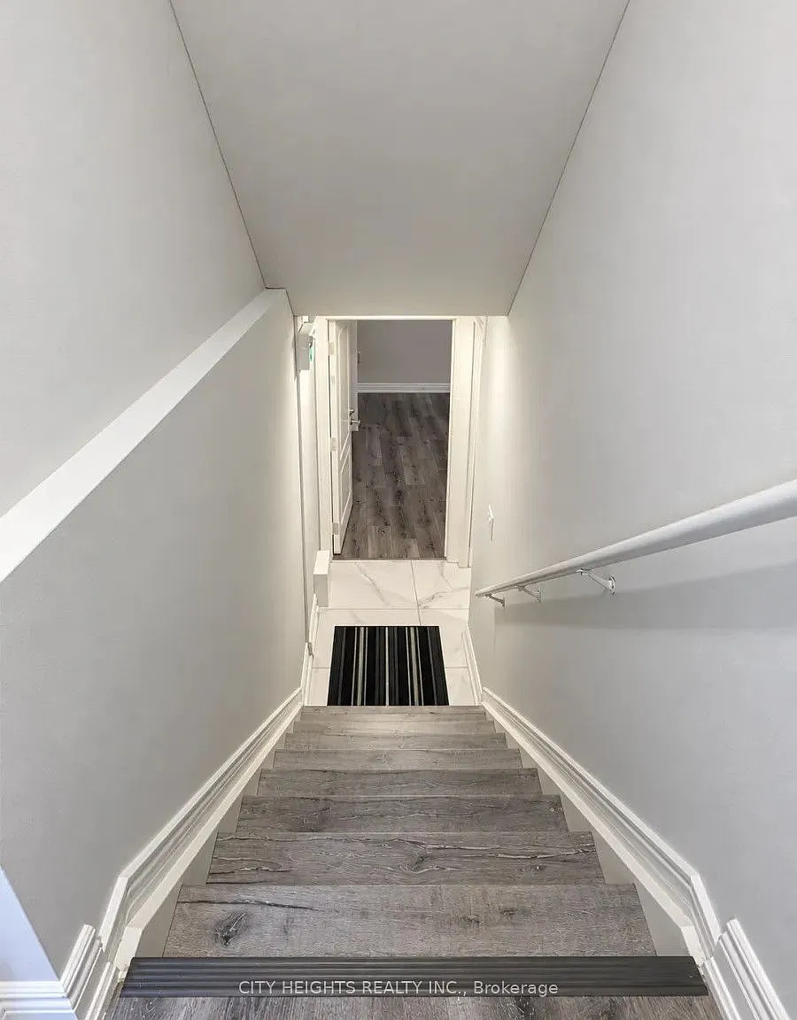 4 bed, $2,750 — Photo 2