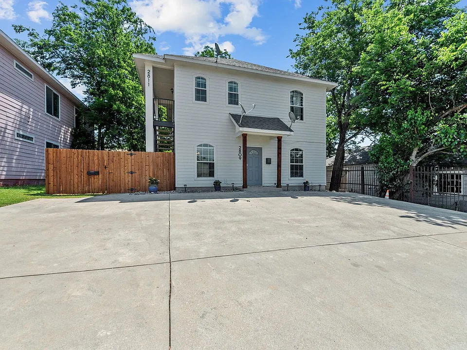 2809 Wayside Ave