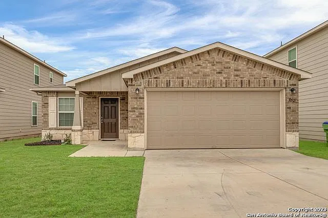 3 bed, 2.0 bath, 1408 sqft, $1,675 — Photo 2