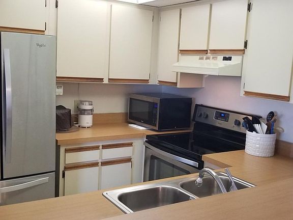 NEWER STAINLEES STEEL APPLIANCES