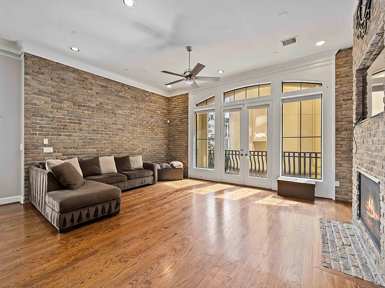 328 Bomar St — Photo 9