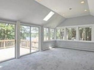 22 3rd St, Amesbury, MA 01913