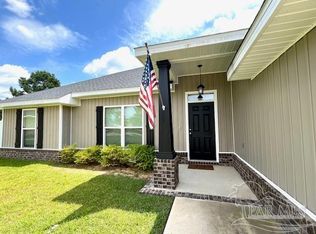 215 Saint Stephens Ct, Atmore, AL 36502