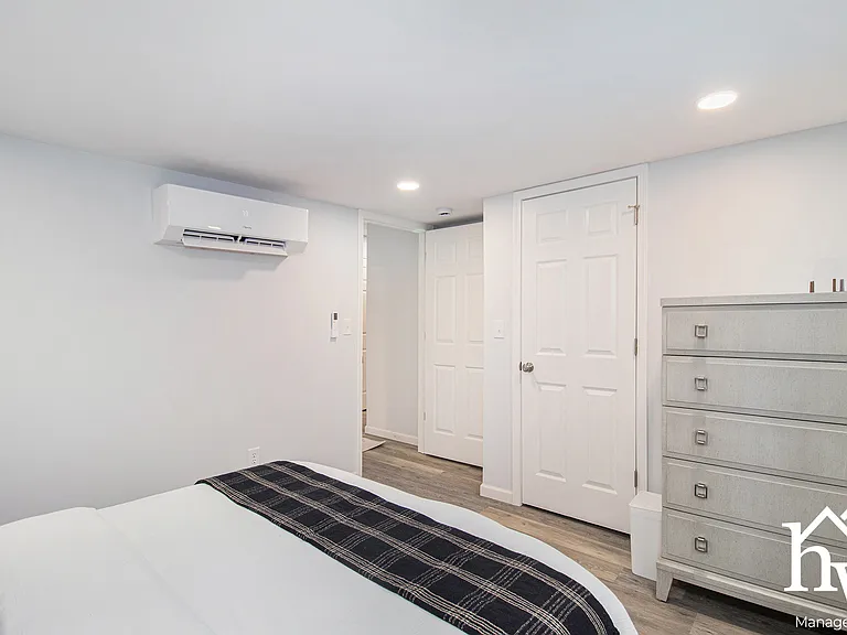 221 S Taylor St — Photo 17