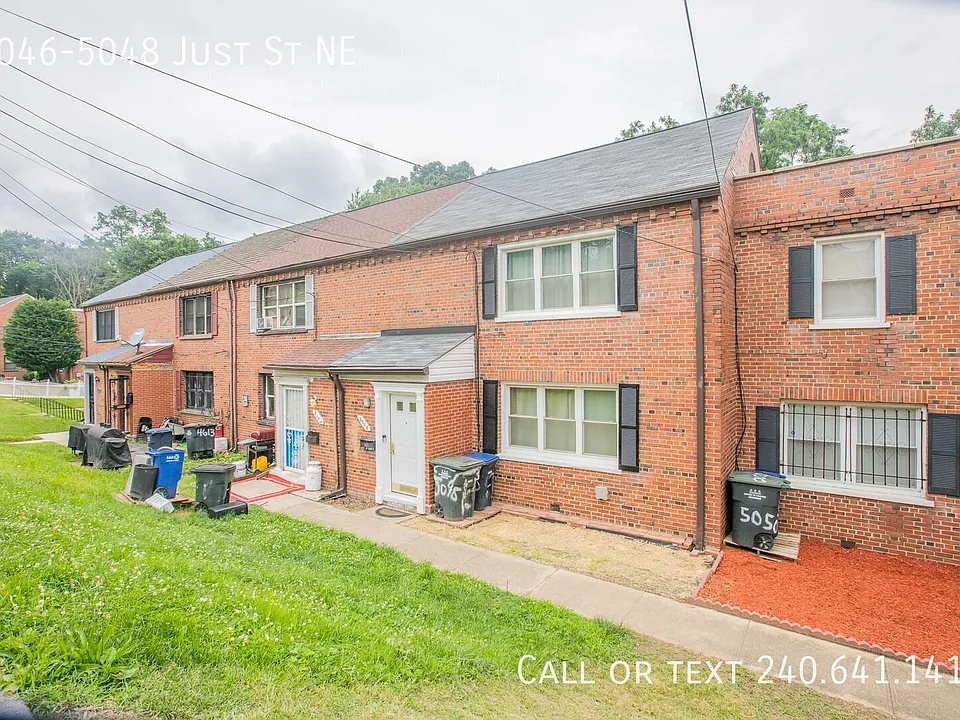 5046-5048 Just St NE