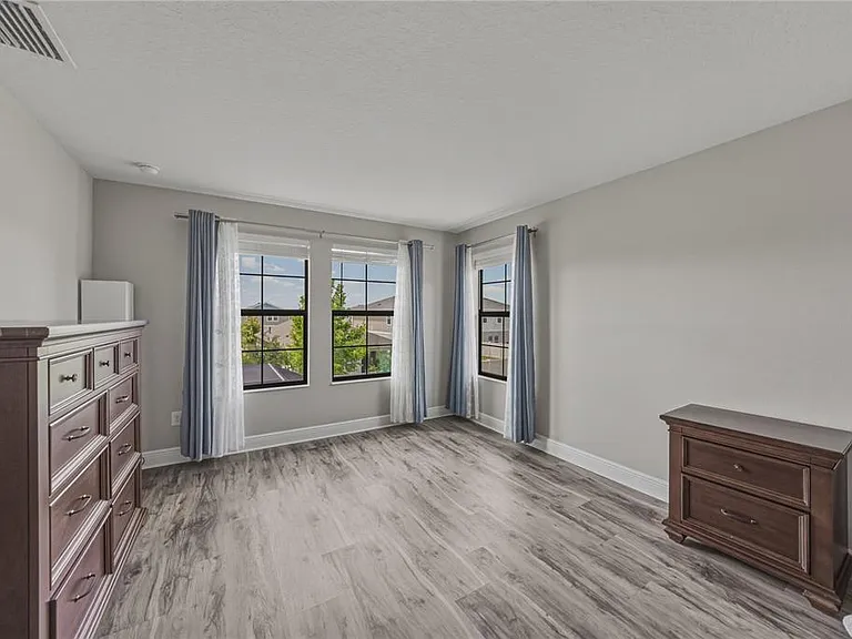 14633 Red Castle Ave — Photo 39