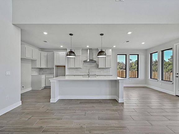 4th image of 18902 Moonriver St