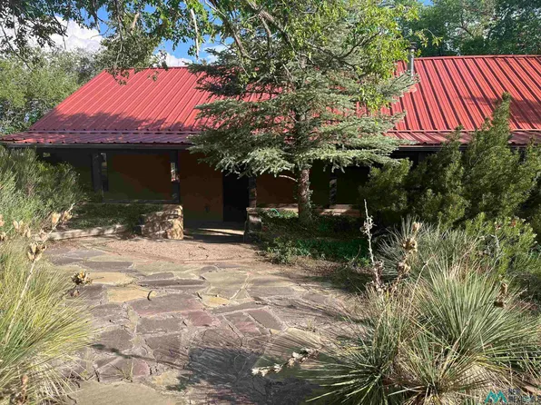 837 Highland Dr, Las Vegas, NM 87701