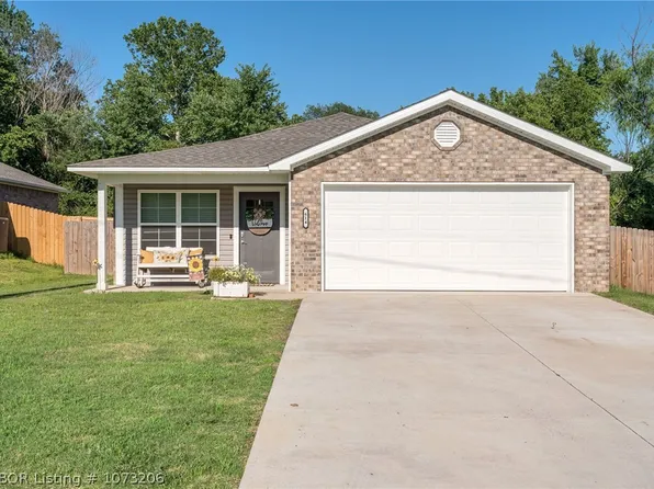 614 N Oak St, Hackett, AR 72937