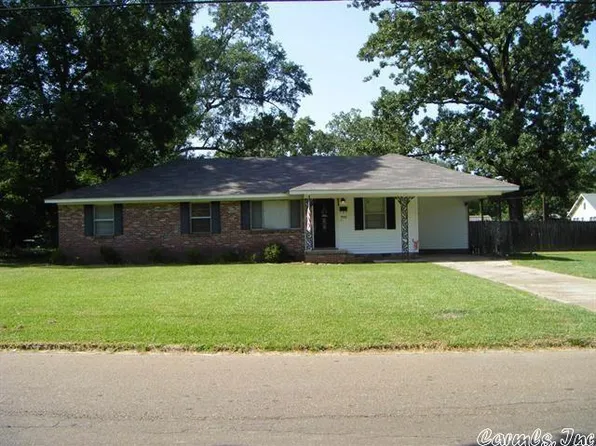 900 E Maple St, Gurdon, AR 71743