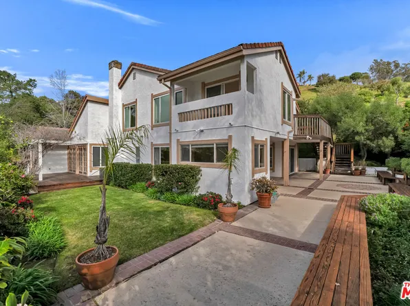 17053 Palisades Cir, Pacific Palisades, CA 90272