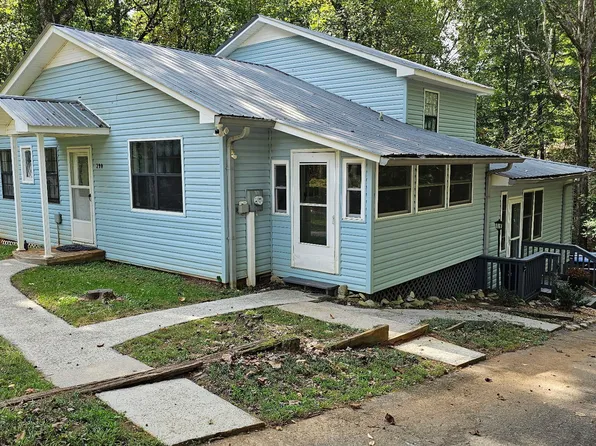 290 Emerald Dr, Clarkesville, GA 30523