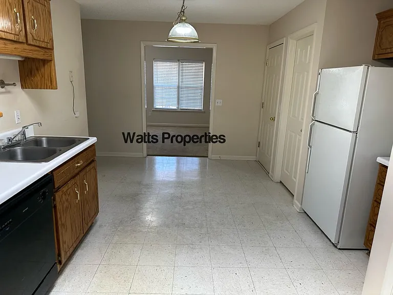 218 Briar Cir — Photo 10