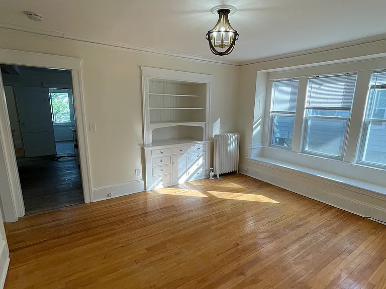 8 Underwood St #A — Photo 3