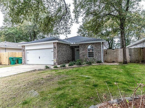 2nd image of 204A Spencer Pl
