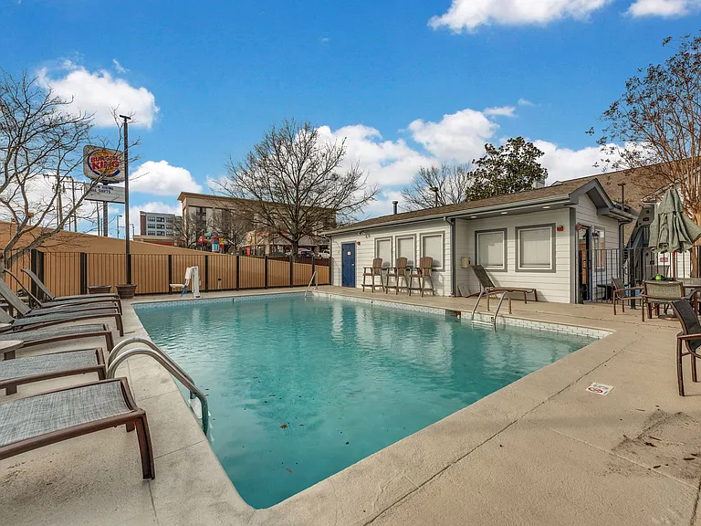 Vivo Living Charlotte (Tryon) — Photo 14