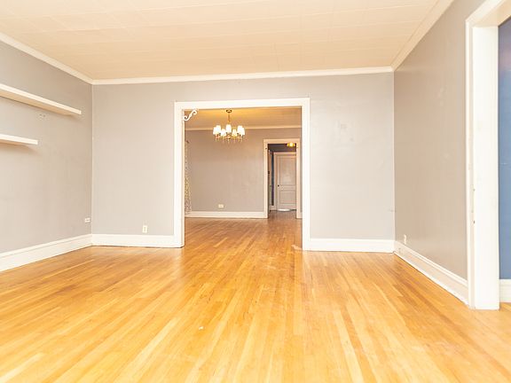 5th image of 2111 W Birchwood Ave