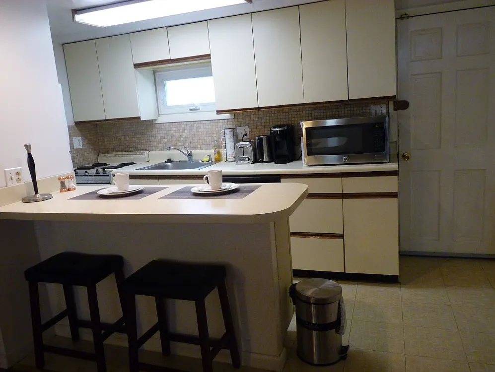 2 bed, 756 sqft, $2,200 — Photo 3