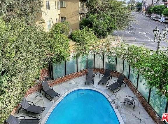 2nd image of 2260 N Cahuenga Blvd APT 206