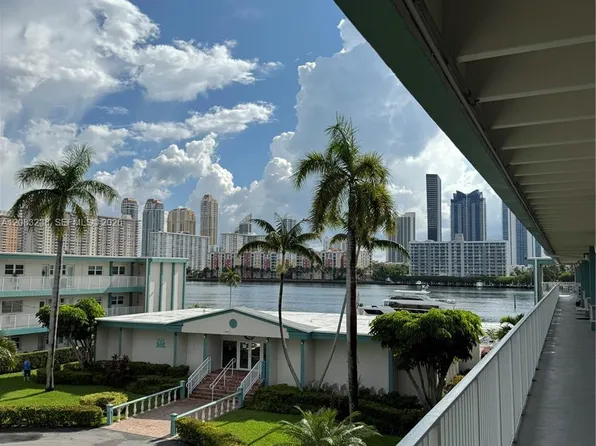 3922 NE 166th St #S305, North Miami Beach, FL 33160