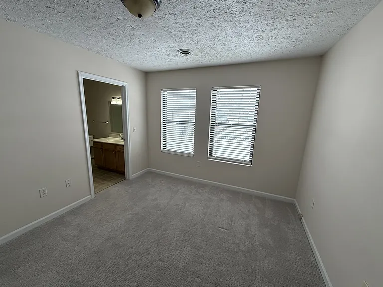 Commonwealth Senior Living at Radford — Photo 14