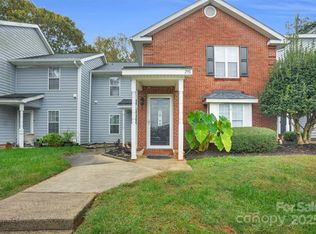 2911 Iron Gate Ln, Charlotte, NC 28212