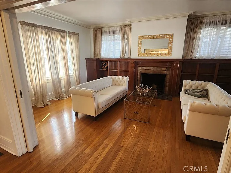 2215 W 21st St — Photo 3