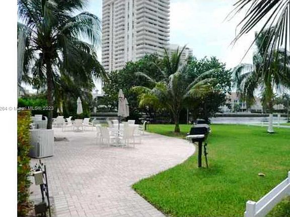 3rd image of 19390 Collins Ave APT 1126