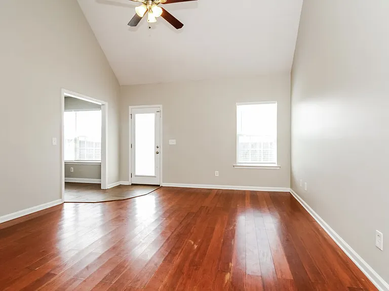 2625 Weatherford St — Photo 4