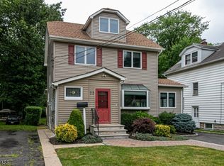 23 Baltusrol Way, Springfield, NJ 07081