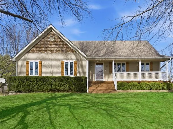 3910 Carter Dr, Smithville, MO 64089