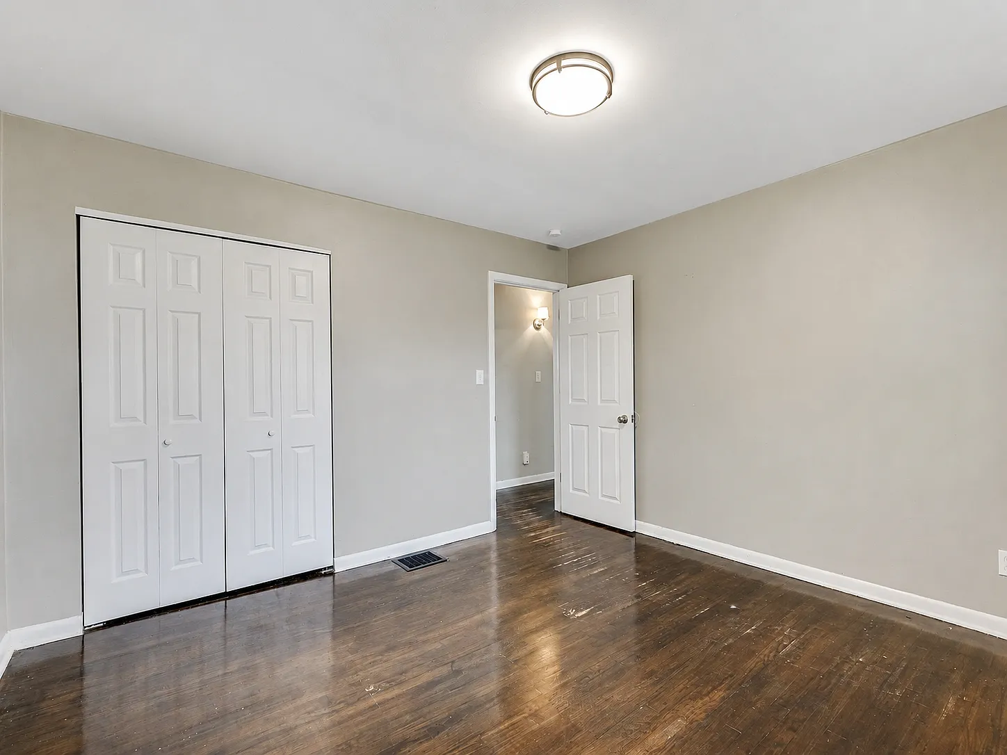 4 bed, 1160 sqft, $850 — Photo 2