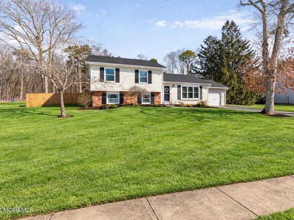 206 Pheasant Hollow Drive, Lanoka Harbor, NJ 08734