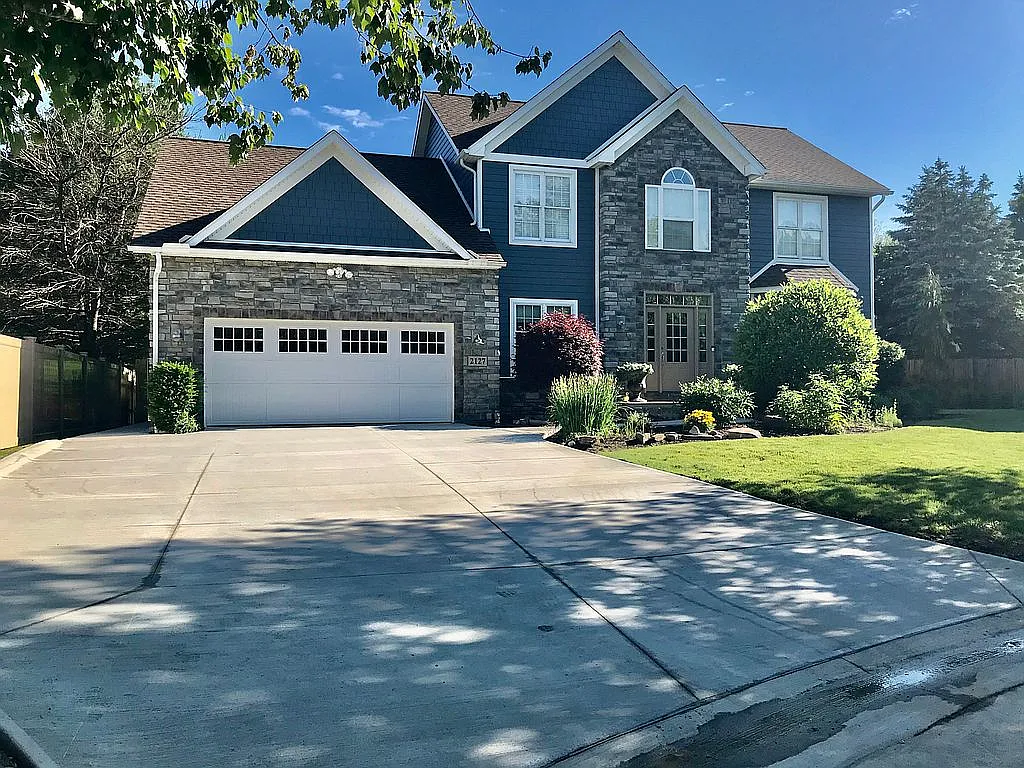 2127 Pilgrim Way photo 1